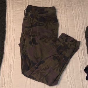 Free people|| Camo sweatpants
